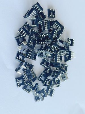 2.54mm 8 पिन आईसी सॉकेट कनेक्टर महिला सीधे पिन हेडर पीबीटी इन्सुलेशन सामग्री काला
