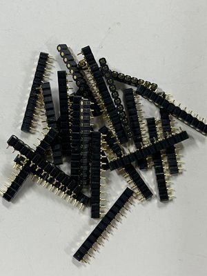 एसएमटी प्रकार पोगो पिन डॉकिंग कनेक्टर 4पिन 10पिन 12पिन स्प्रिंग लोडेड संपर्क उच्च स्थायित्व और नमक कोहरे प्रतिरोध के साथ